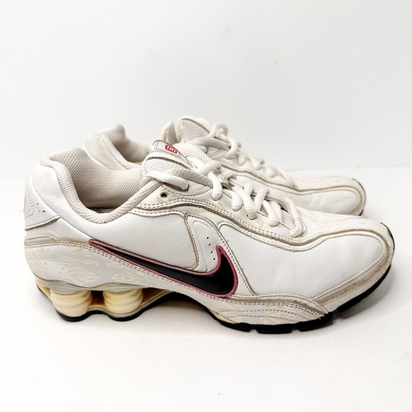 Nike Shoes - NIKE SHOX SIZE 7